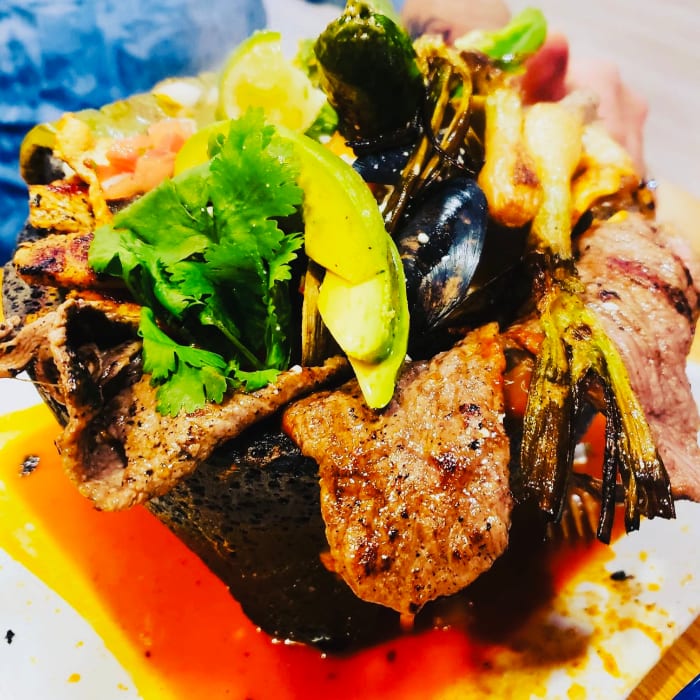 Molcajete Mar y Tierra.